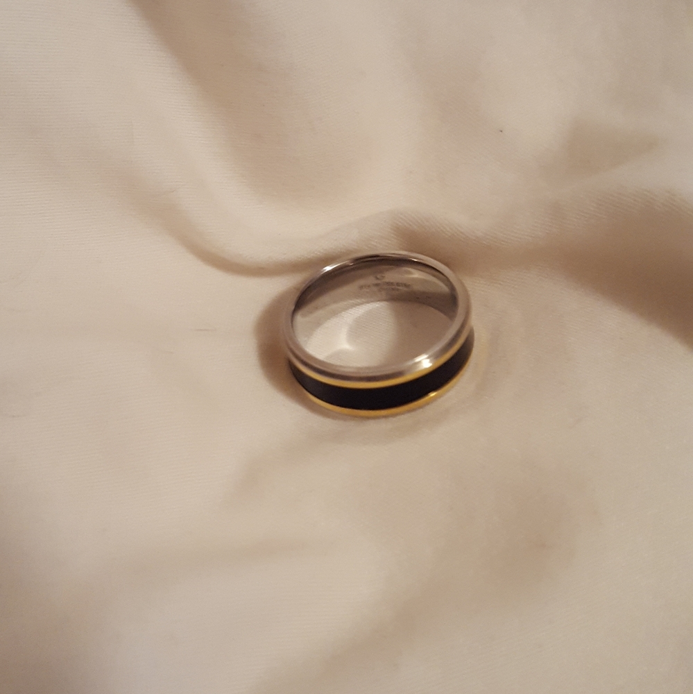 Mens Rings - Picture 2 of 2